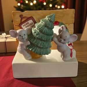 House of Lloyd Yuletide Mice Musical Figurine Music Box Light Christmas VTG 1988
